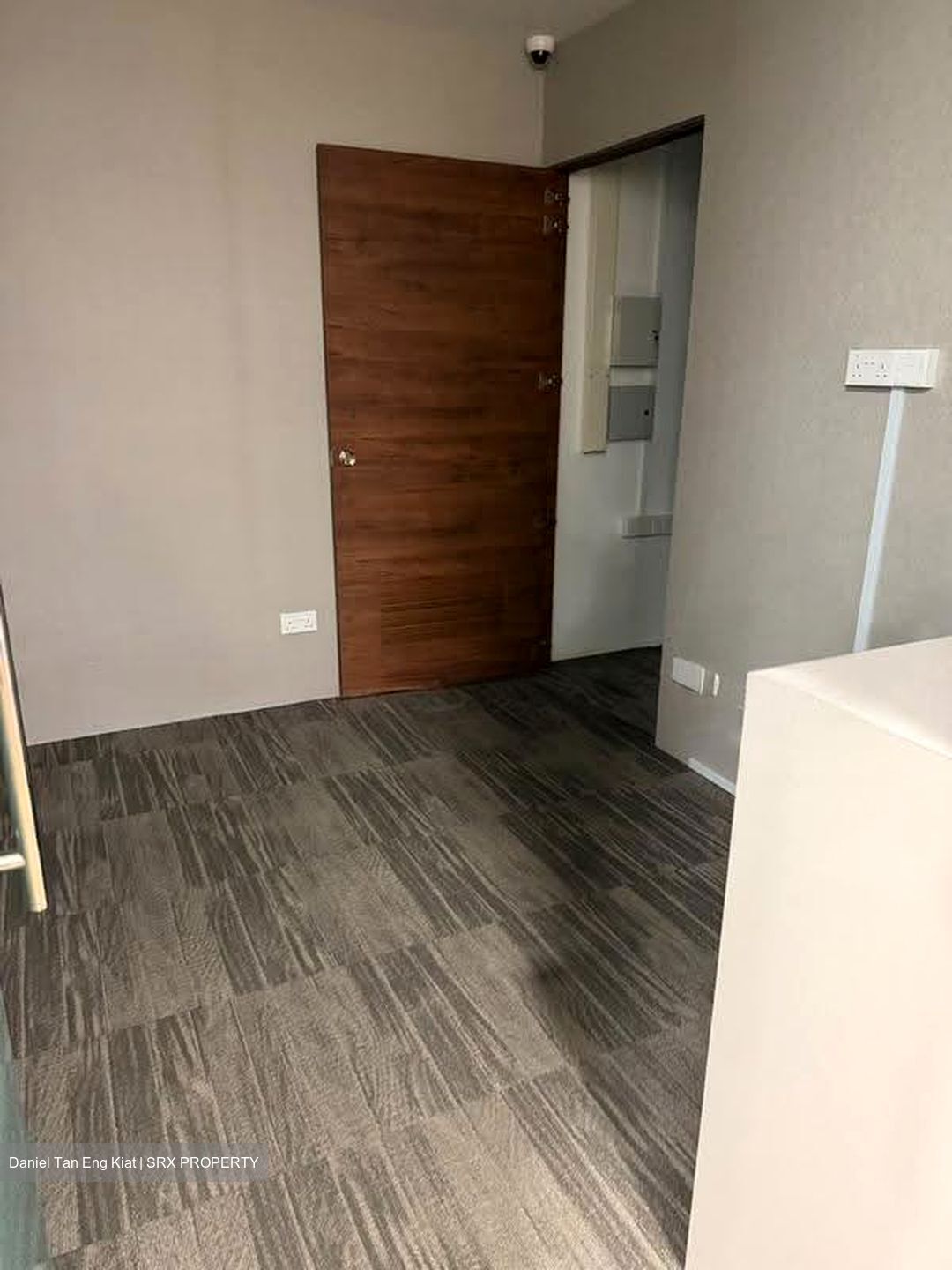 International Plaza (D2), Office #625903481